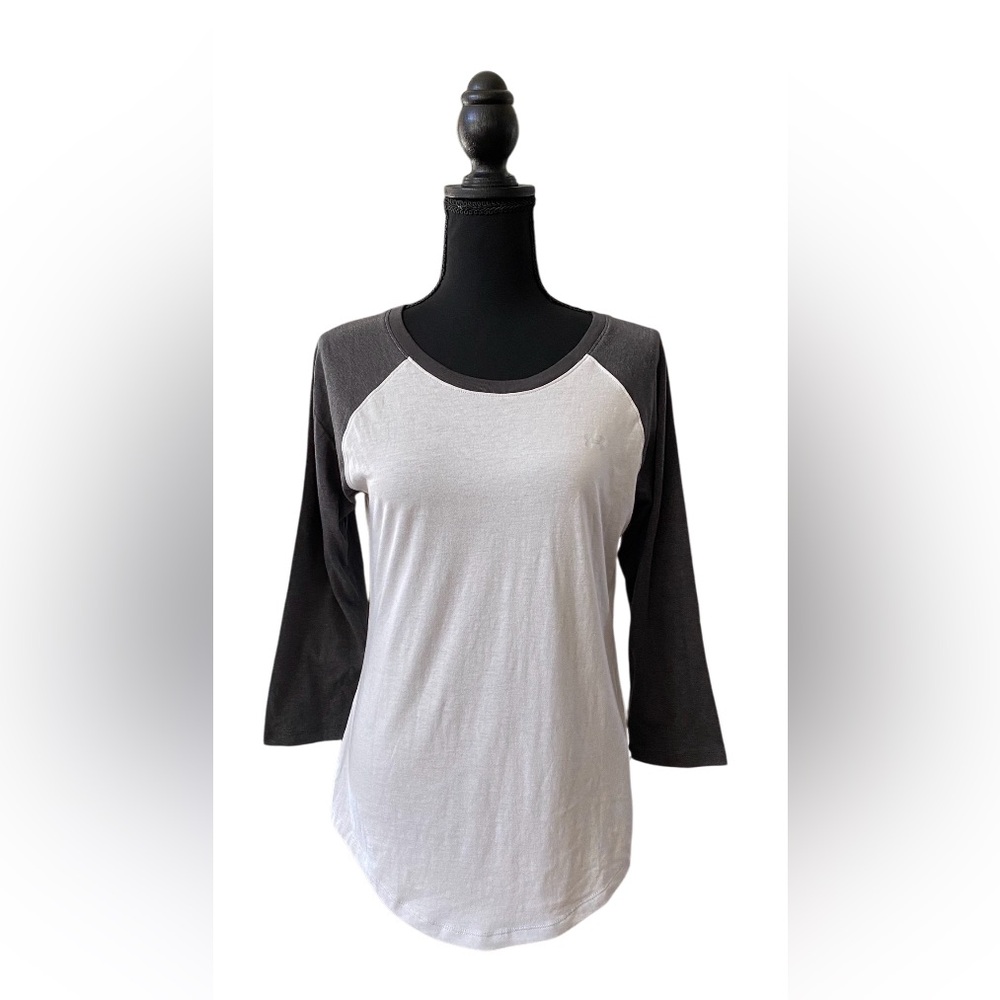 Under Armour: Women's Gray and White Heatgear Raglan Top